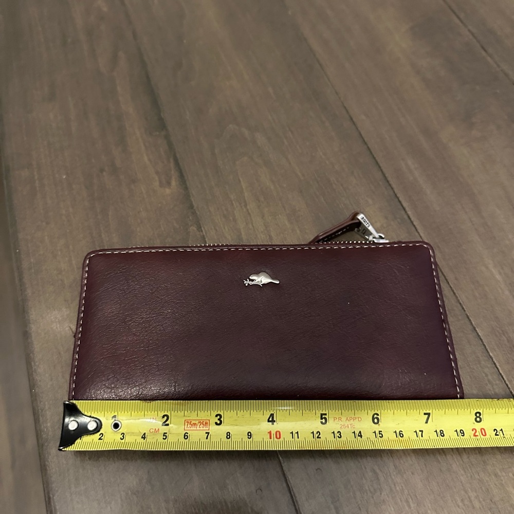 Roots Burgundy Leather Wallet - Picture 9 of 12